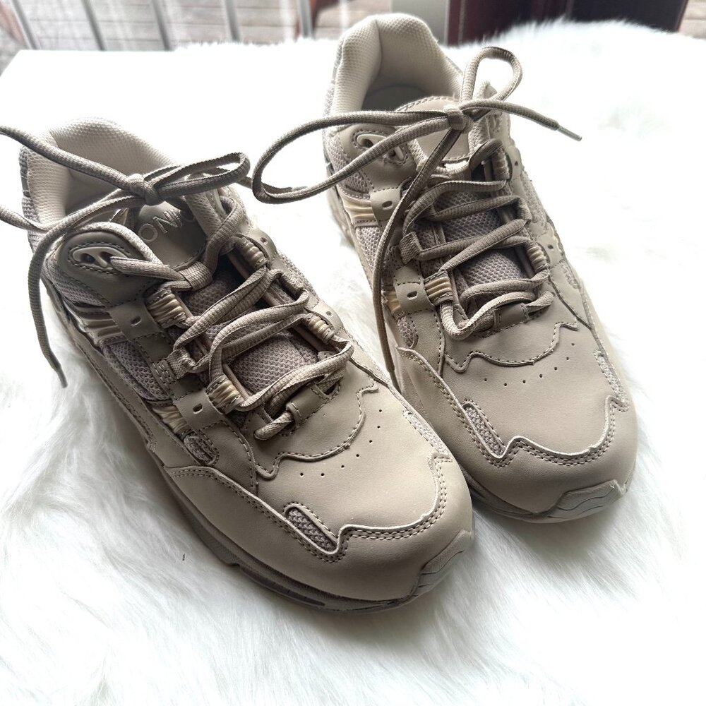 Vionic Women's Athletic Sneakers in Beige with Pale Yellow Accents size 9.5M